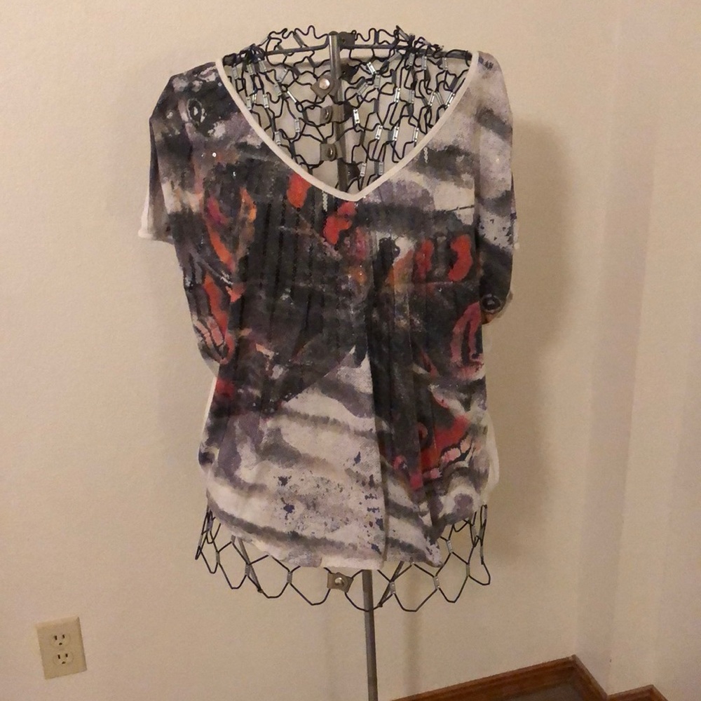 Butterfly tee